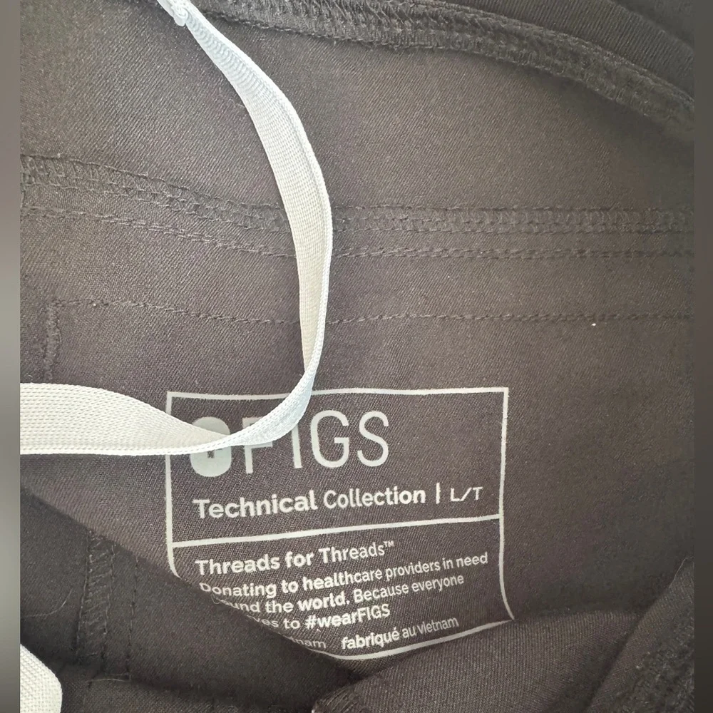 Figs sleek black